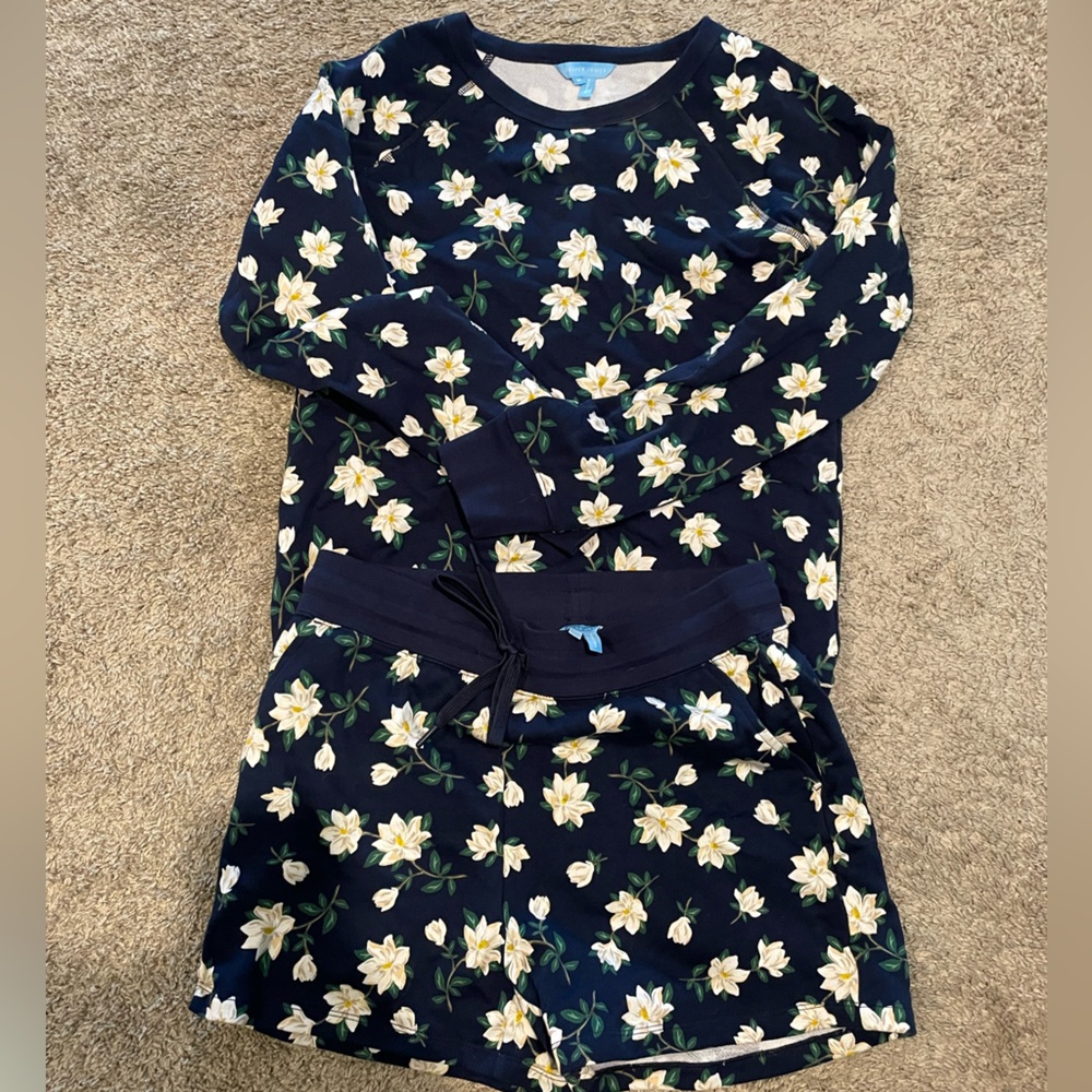 Draper James lounge set. New never worn. Size medium.